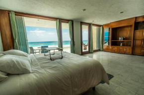 Luxury Beachfront Villa